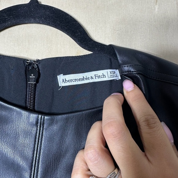 Abercrombie and Fitch Black Faux Leather Vegan Mini Dress Size XS Petite. NWT - Picture 3 of 10